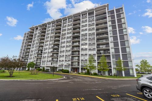 apt-7a-8815 W Golf Rd, Niles, IL, 60714-5741 | Card Image