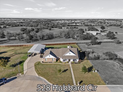 528 Hubbard Cir, Nevada, TX, 75173-8323 | Card Image