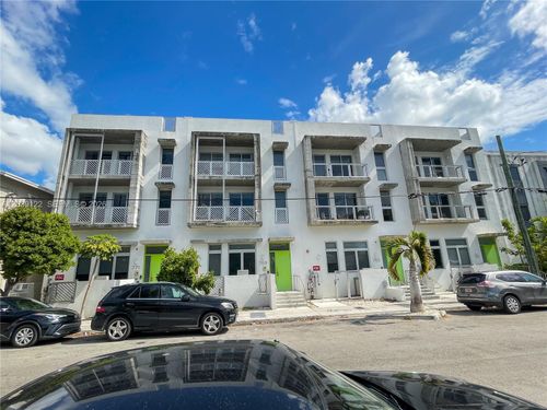 761 Nw 1st Street, Miami, FL, 33128 | Card Image
