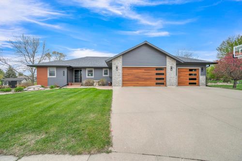 1310 Pine Cir, Spirit Lake, IA, 51360-7635 | Card Image