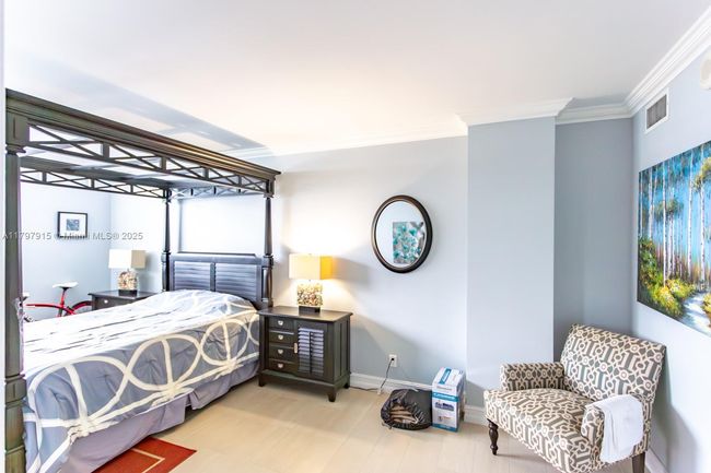 APT-1403 - 19370 Collins Ave, Condo with 2 bedrooms, 2 bathrooms and null parking in Sunny Isles Beach FL | Image 16
