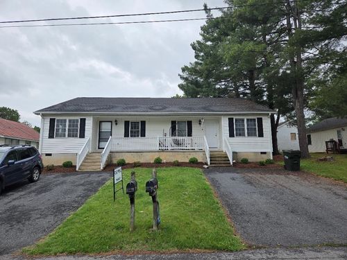 a-2504 Hickory St, STAUNTON, VA, 24401-2768 | Card Image