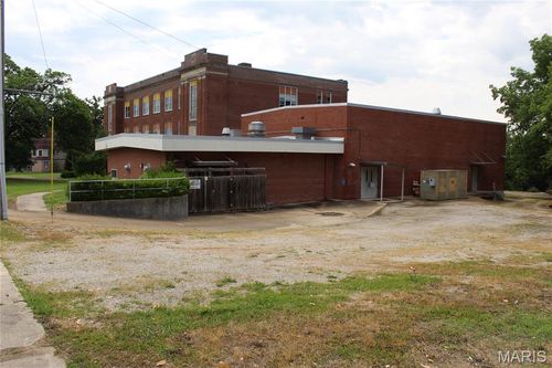 910 Vine St, Poplar Bluff, MO, 63901-4955 | Card Image