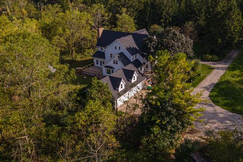 10512 Bridge St, Cedarburg, WI, 53012-9513 | Card Image