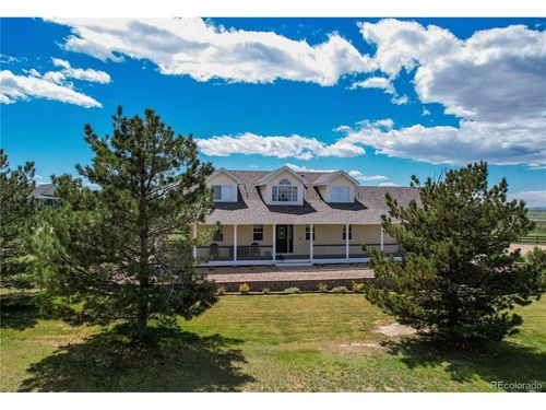 895 Antelope Dr W, Bennett, CO, 80102-8678 | Card Image