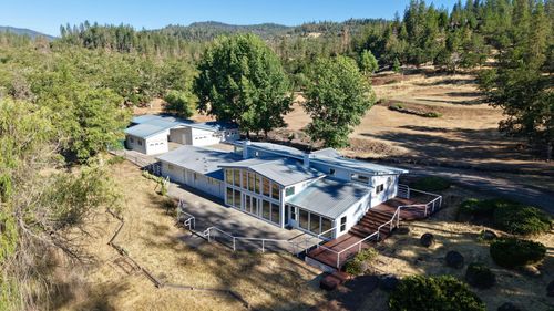 461 Sawyer Rd, Shady Cove, OR, 97539-9701 | Card Image