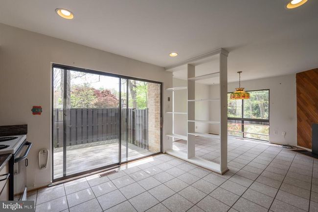 2029 Lakebreeze Way, Townhouse with 4 bedrooms, 4 bathrooms and null parking in Reston VA | Image 10