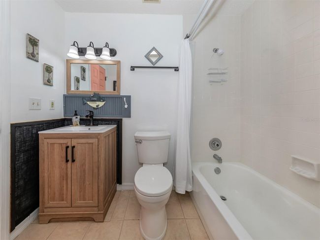 1740-C - 1740 Lake Place, Condo with 2 bedrooms, 2 bathrooms and null parking in Venice FL | Image 16