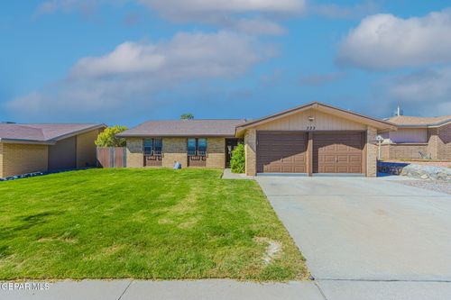 733 Derrickson Dr, El Paso, TX, 79912-1423 | Card Image