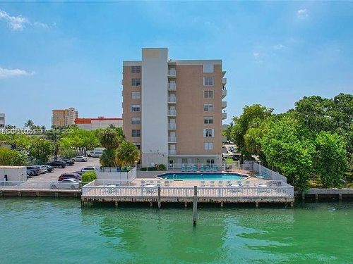 ph-h-1455 N Treasure Dr, North Bay Village, FL, 33141-4140 | Card Image