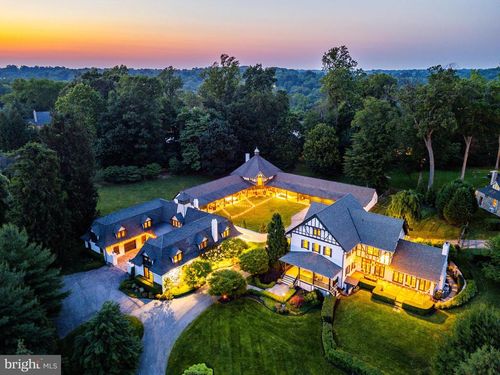 35 Harrison Dr, Newtown Square, PA, 19073-1420 | Card Image