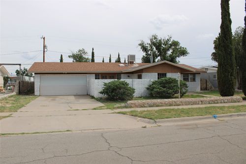 8208 Parkland Dr, El Paso, TX, 79925-3849 | Card Image
