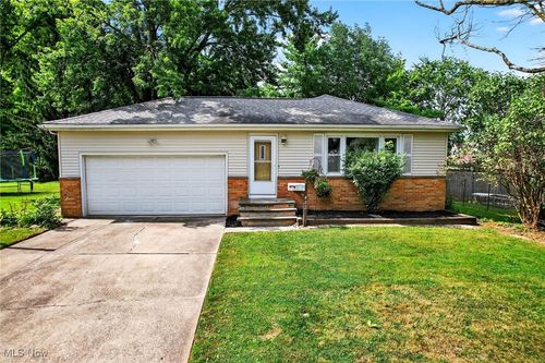 462 Avery Avenue, Bedford, OH, 44146 | Card Image