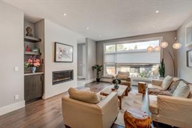 4004 2 St Nw, Home with 4 bedrooms, 3 bathrooms and 2 parking in Calgary AB | Image 12