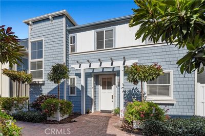 25 - S Pacific Coast, Townhouse with 3 bedrooms, 2 bathrooms and 2 parking in Redondo Beach CA | Image 1