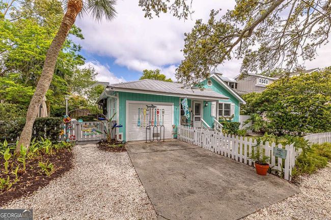 1129 College St, House other with 2 bedrooms, 2 bathrooms and 3 parking in Saint Simons Is GA | Image 38