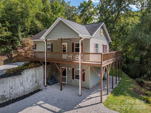 26 Azalea Dr, Clyde, NC, 28721-8018 | Card Image