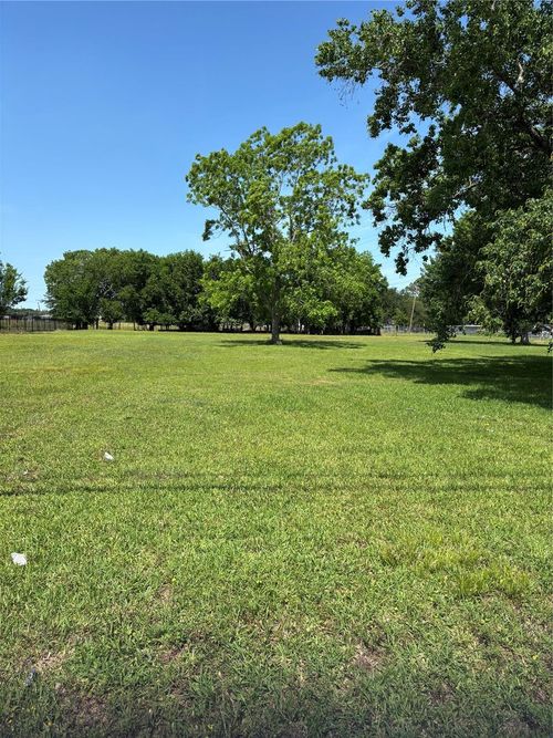 3706 Strawberry Rd, Pasadena, TX, 77504-2221 | Card Image