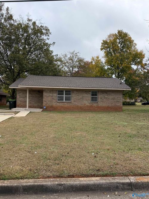 102 Elm Ct Ne, Decatur, AL, 35601-2652 | Card Image