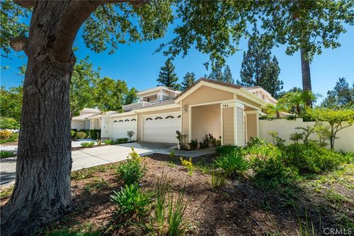 946 Blue Mountain Cir, Westlake Village, CA, 91362-5457 | Card Image