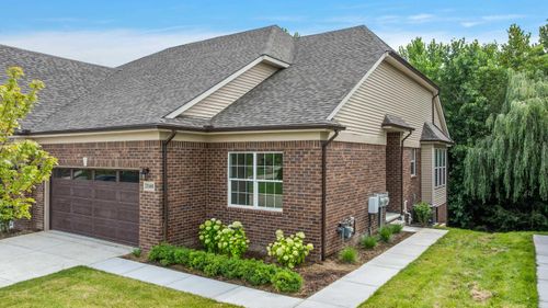 21168 Lilac Ln, Clinton Township, MI, 48036-5012 | Card Image