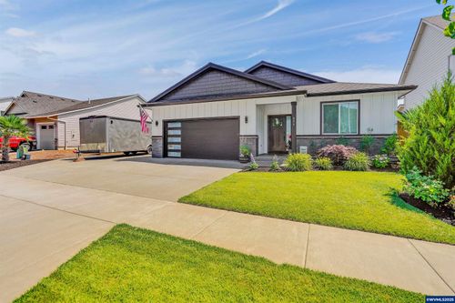 806 Ike Mooney St Ne, Silverton, OR, 97381 | Card Image