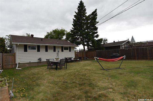 405 1 St St W, House other with 4 bedrooms, 2 bathrooms and 2 parking in Nipawin SK | Image 37