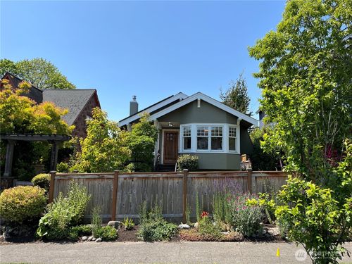 5521 34th Ave Ne, Seattle, WA, 98105-2304 | Card Image