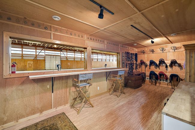Climate Controlled Tack and Viewing Room | Image 13