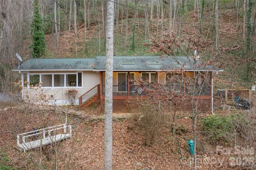 12 Bear Cove Ln, Bryson City, NC, 28713-6638 | Card Image