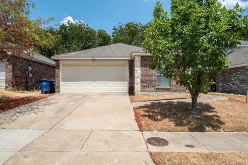 121 Cliff Heights Cir, Dallas, TX, 75241-5332 | Card Image