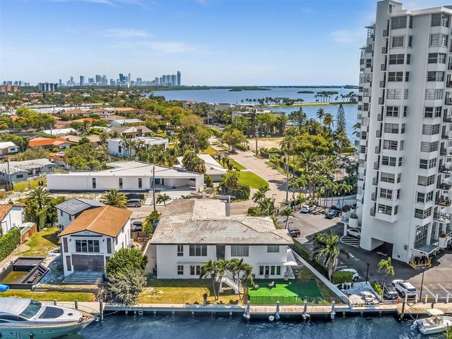101 - 11900 N Bayshore Dr, Condo with 2 bedrooms, 2 bathrooms and null parking in North Miami FL | Image 29