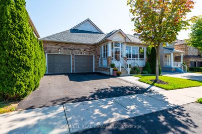 365 Woodfern Way, House other with 2 bedrooms, 3 bathrooms and 4 parking in Newmarket ON | Image 1