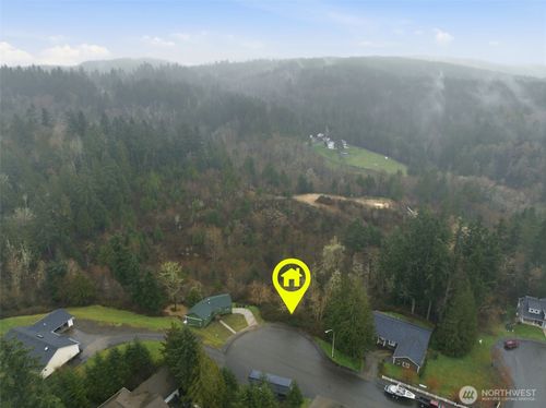 1700 Maple Valley Dr, Centralia, WA, 98531-9144 | Card Image