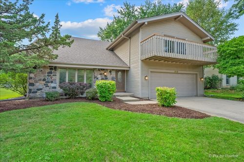 852 Woodmar Dr, Crystal Lake, IL, 60014-8440 | Card Image
