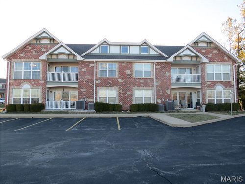 122 Lily Pad Ln, Saint Peters, MO, 63376-5216 | Card Image