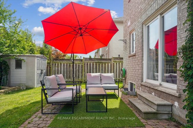 2403 Emerson Dr, House attached with 3 bedrooms, 4 bathrooms and 1 parking in Burlington ON | Image 33