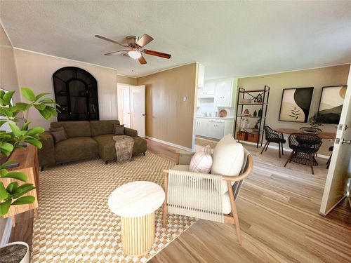 5-105 Heatonville Drive, Huntsville, TX, 77320 | Card Image