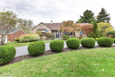 Front view of home with a yard | Image 1