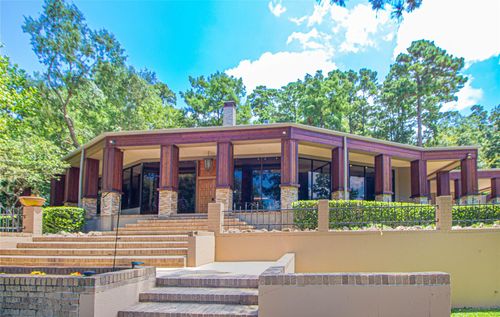 368 Forest Hills Dr, Livingston, TX, 77351-6325 | Card Image