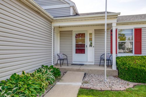 318 White Tail Dr, Hainesville, IL, 60030-3846 | Card Image