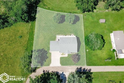 103 7th St, Bussey, IA, 50044-8121 | Card Image