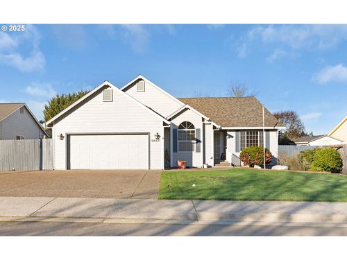 2657 Greyfox Dr, Sutherlin, OR, 97479-9001 | Card Image
