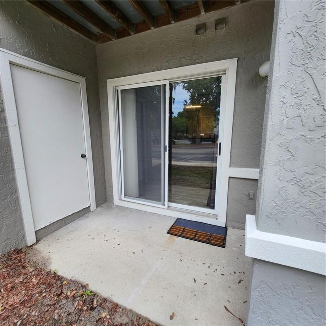 Porch area with outdoor storage | Image 17
