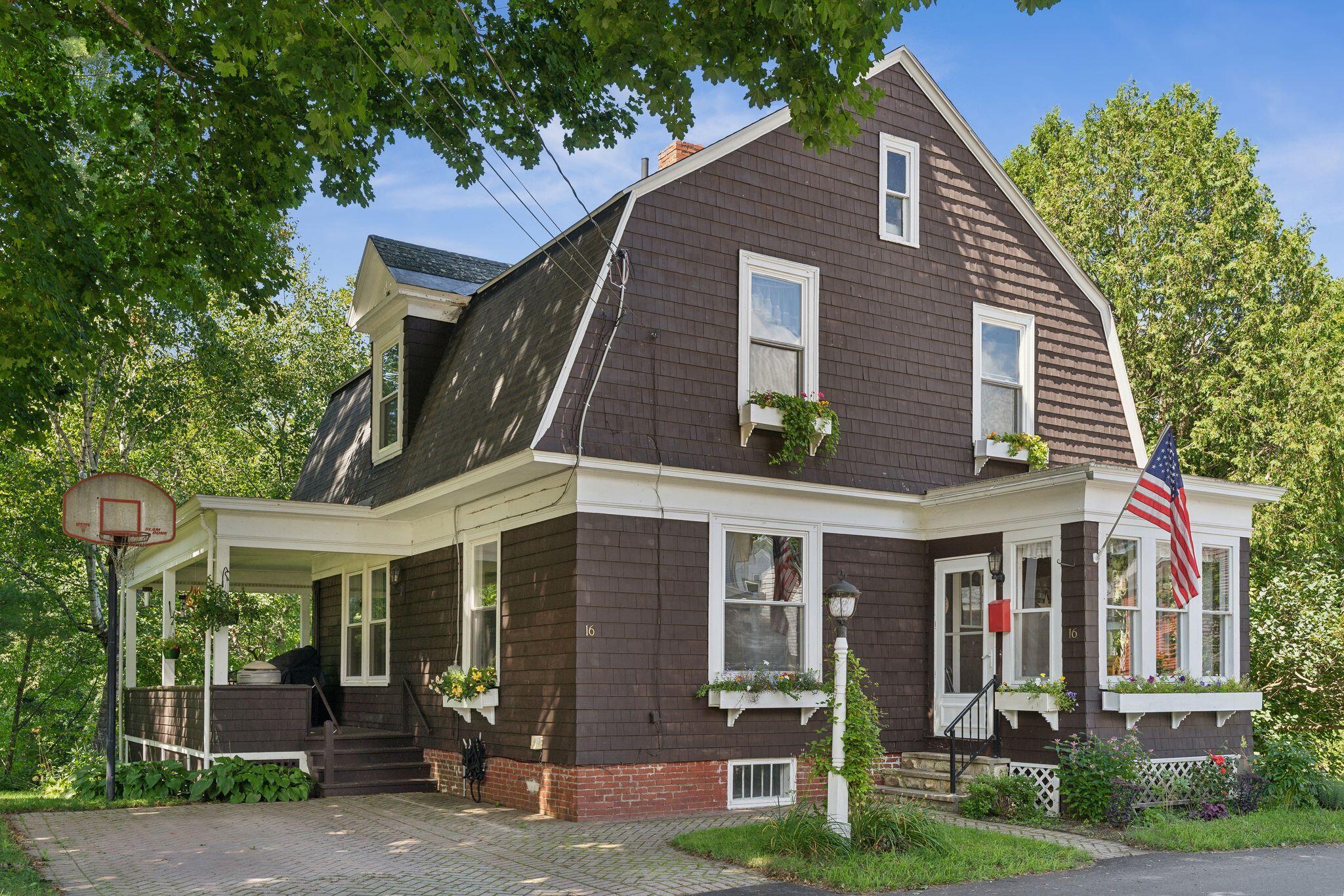 Brookside Cir, Auburn, ME 04210