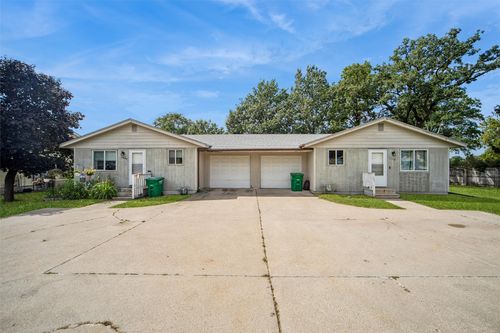 5802 & 5806 Ne 3rd Street, Des Moines, IA, 50313 | Card Image
