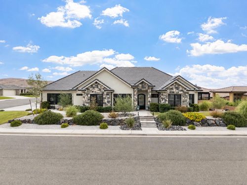 1876 N Mountain View Dr, Washington, UT, 84780-3010 | Card Image