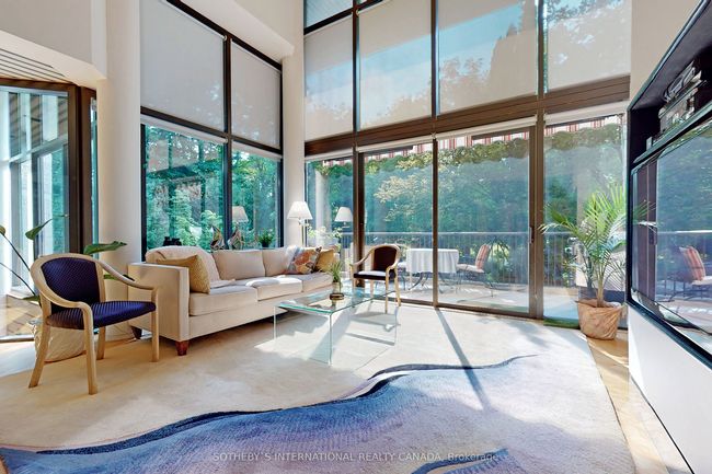 30 High Point Rd, House other with 8 bedrooms, 13 bathrooms and 35 parking in North York ON | Image 10