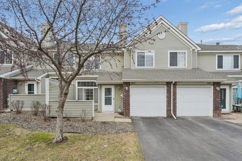 8851 Branson Dr, Inver Grove Heights, MN, 55076-3522 | Card Image