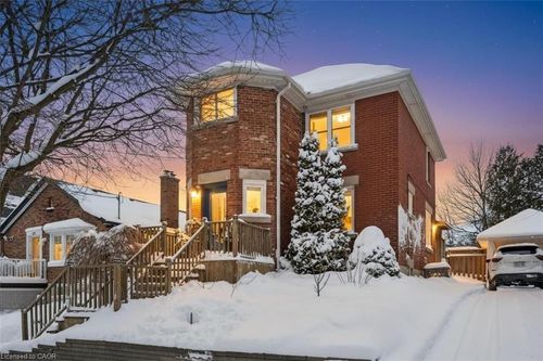 32 Dane St, Kitchener, ON, N2H3H7 | Card Image